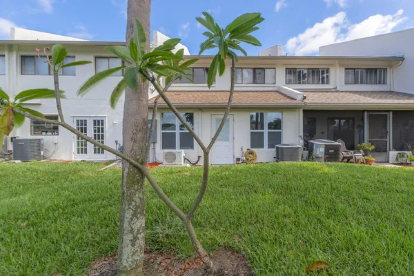 $398,900 | 517 Summerset Court, Indian Harbour Beach, FL 32937