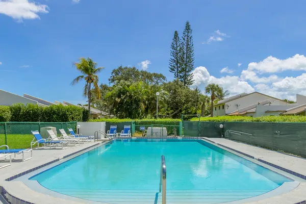$398,900 | 517 Summerset Court, Indian Harbour Beach, FL 32937