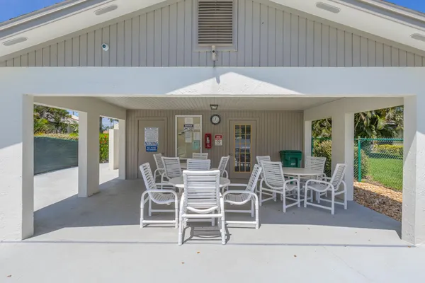 $398,900 | 517 Summerset Court, Indian Harbour Beach, FL 32937
