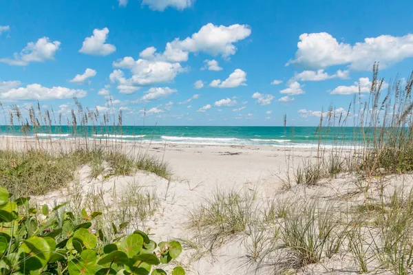 $398,900 | 517 Summerset Court, Indian Harbour Beach, FL 32937