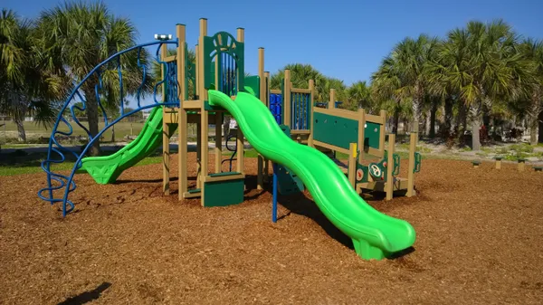 $398,900 | 517 Summerset Court, Indian Harbour Beach, FL 32937