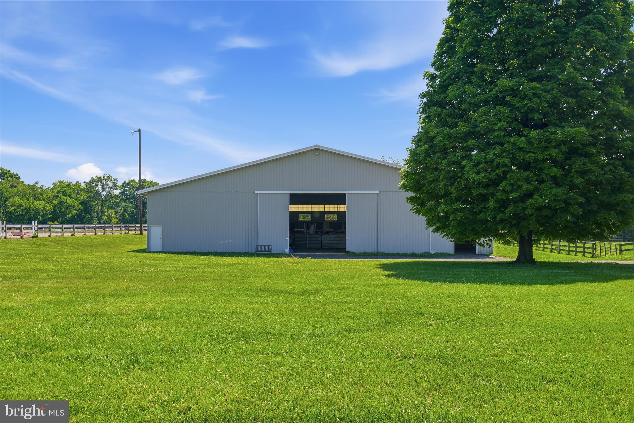 20800 Whites Ferry Road Poolesville, MD 20837 - Photo 3 of 94 Indoor 1