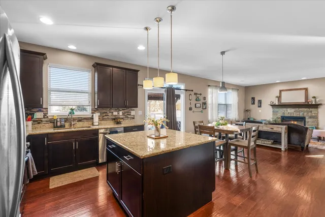 $549,900 | 509 Moorfield Avenue, North Aurora, IL 60542