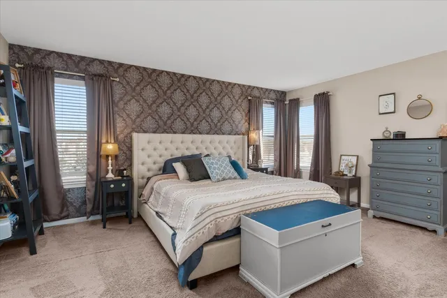 $549,900 | 509 Moorfield Avenue, North Aurora, IL 60542