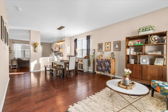 $549,900 | 509 Moorfield Avenue, North Aurora, IL 60542