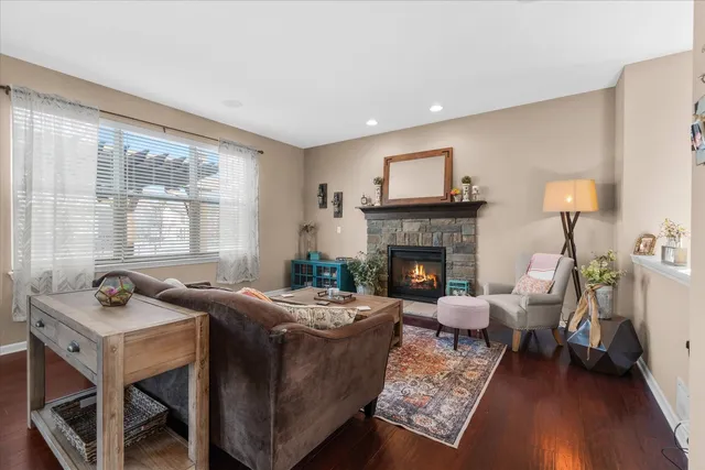 $549,900 | 509 Moorfield Avenue, North Aurora, IL 60542