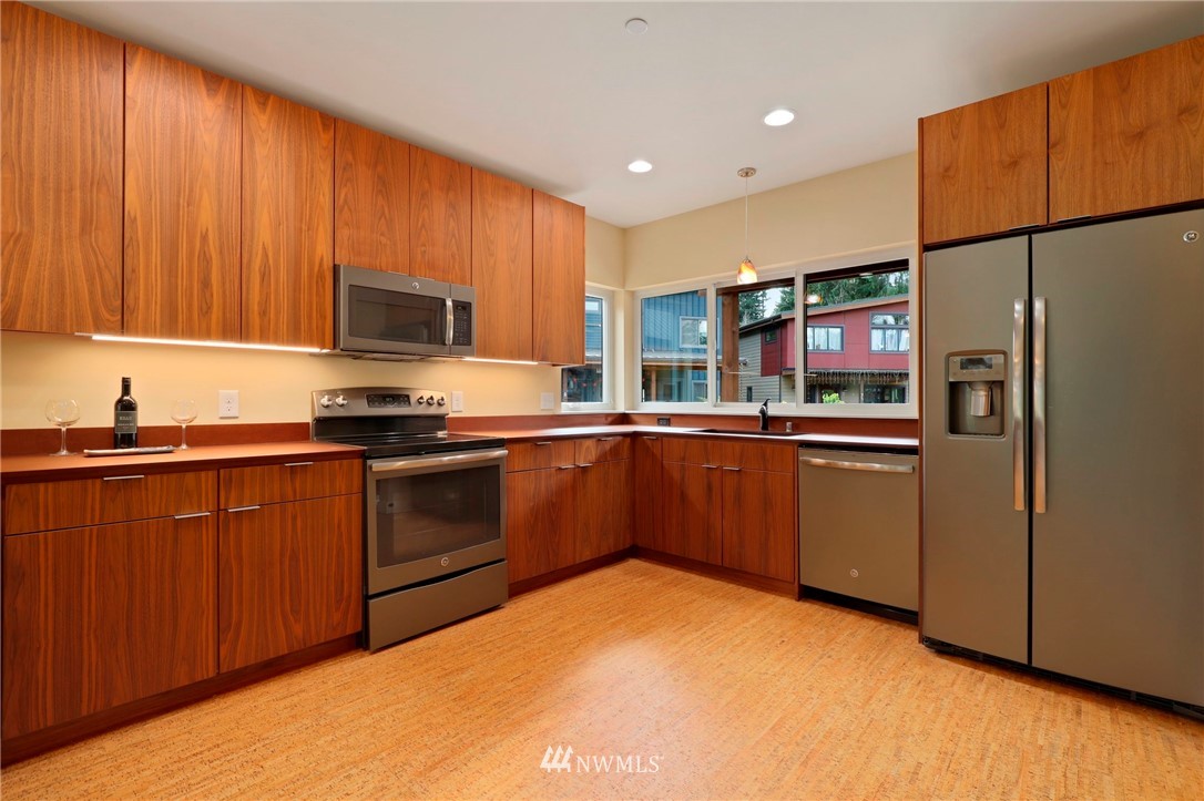 1402 194th Street Southeast, Unit 12 Bothell, WA 98012 - Photo 7 of 40 Gallery Image 7