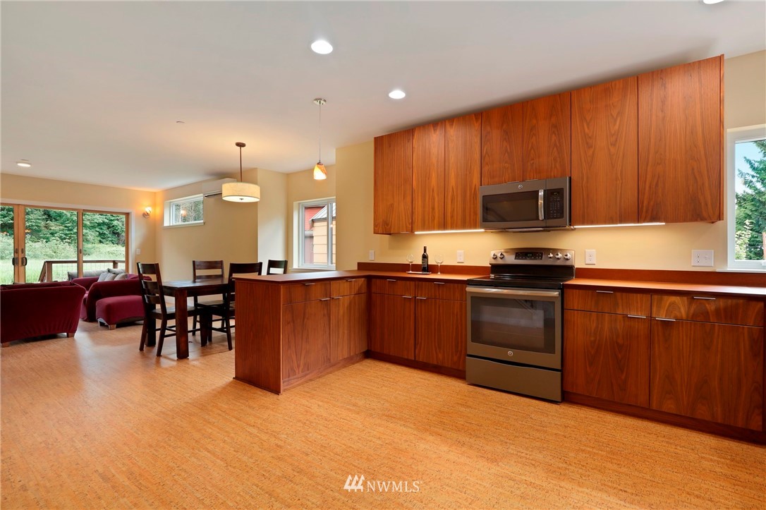 1402 194th Street Southeast, Unit 12 Bothell, WA 98012 - Photo 9 of 40 Gallery Image 9