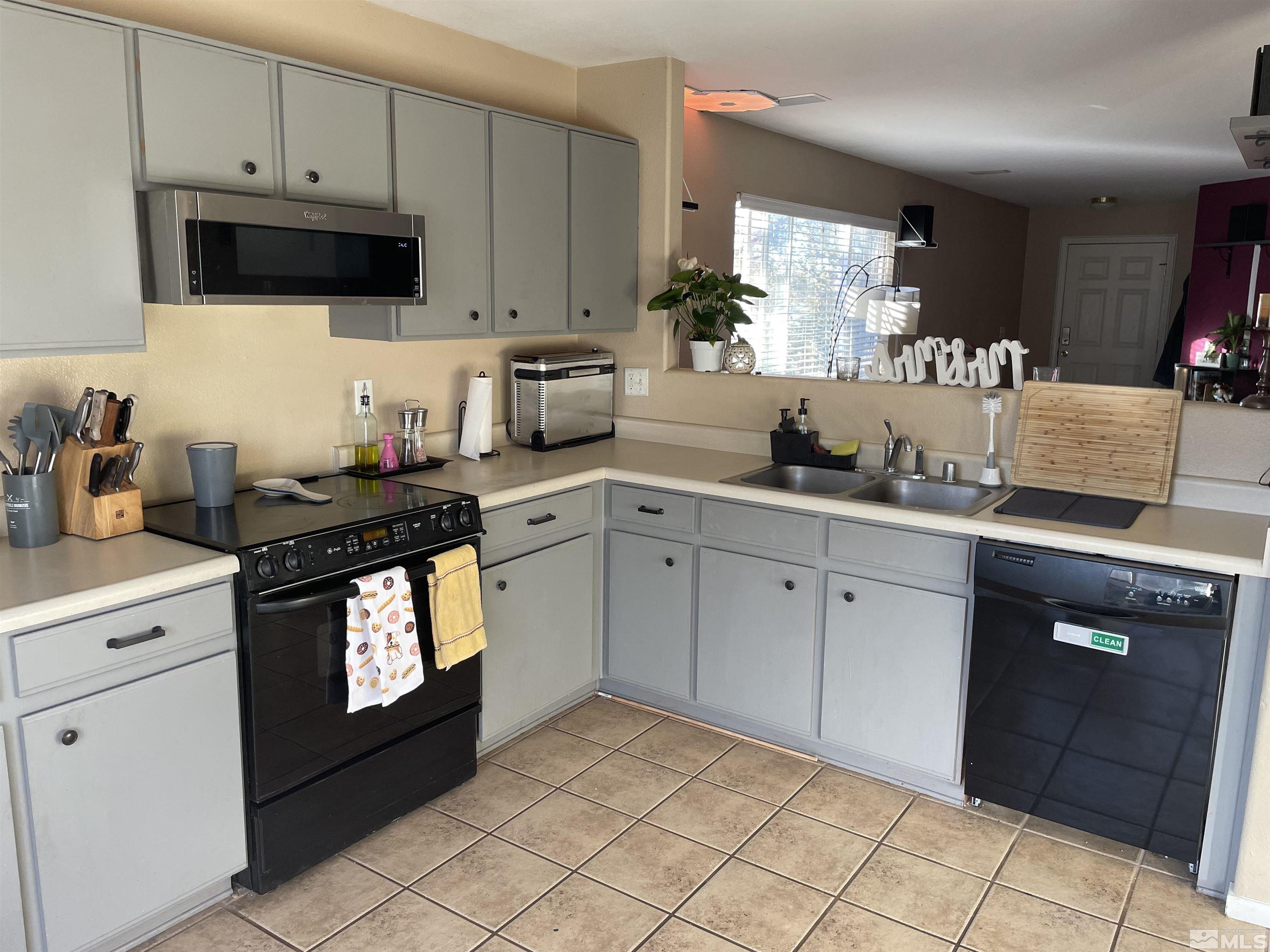7496 Deveron Drive Reno, NV 89506 - Photo 4 of 10 Photo 4