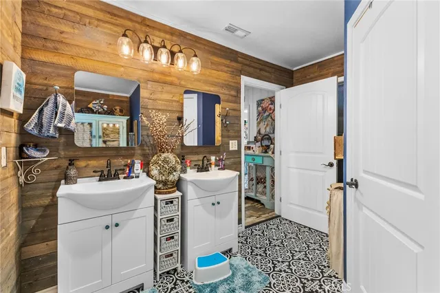 a view of a backyard with sitting area