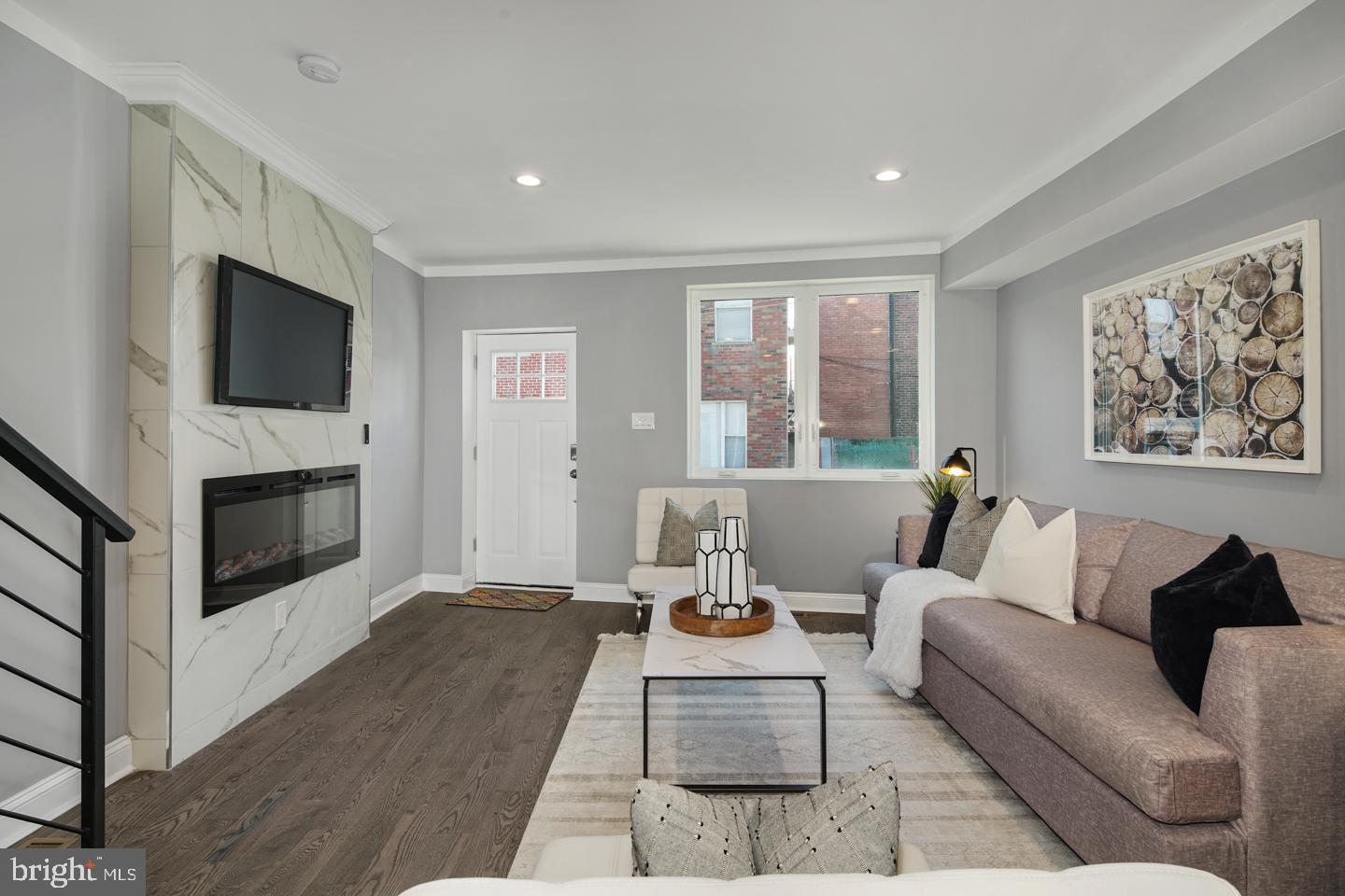 307 Sigel Street Philadelphia, PA 19148 - Photo 2 of 24