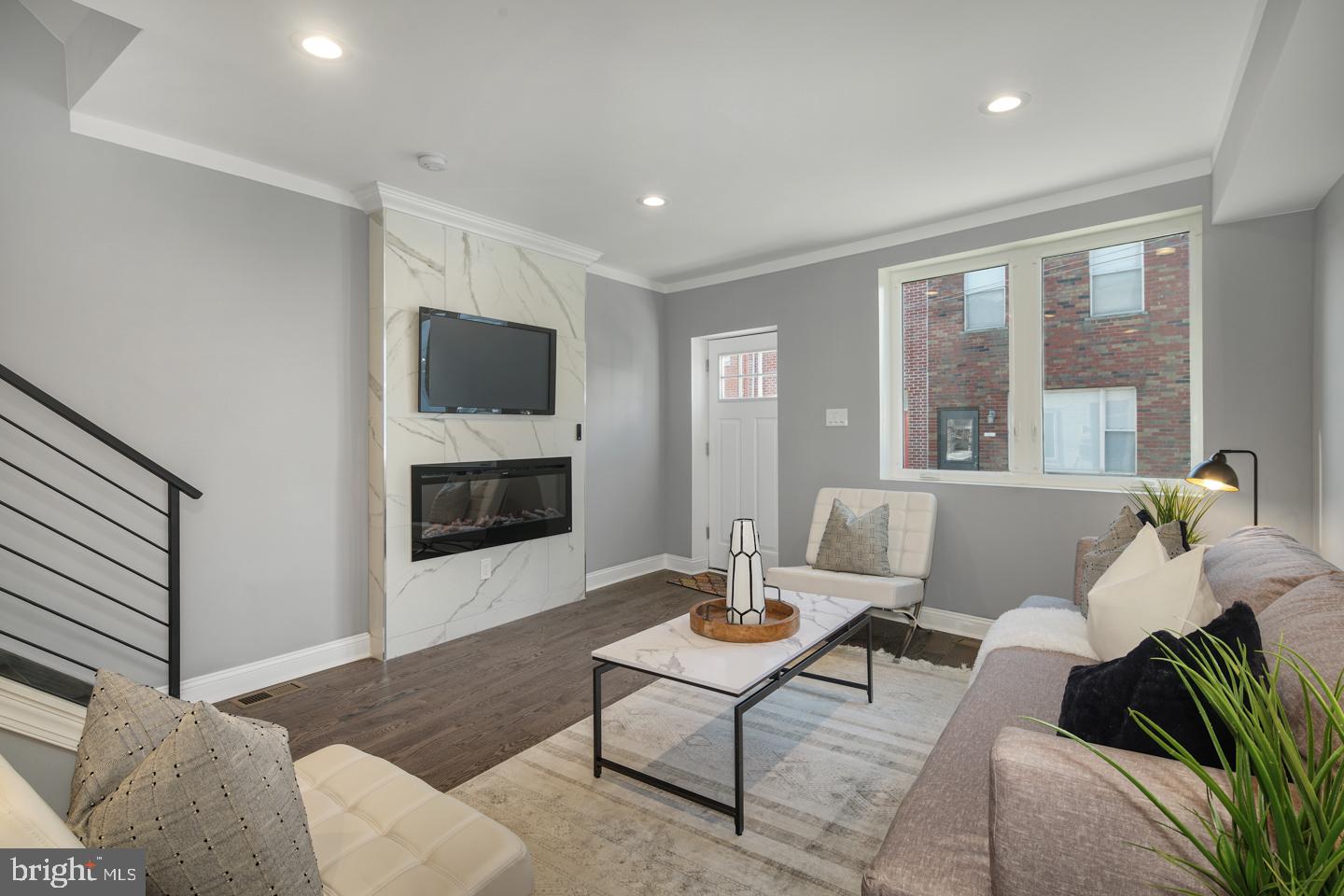 307 Sigel Street Philadelphia, PA 19148 - Photo 3 of 24