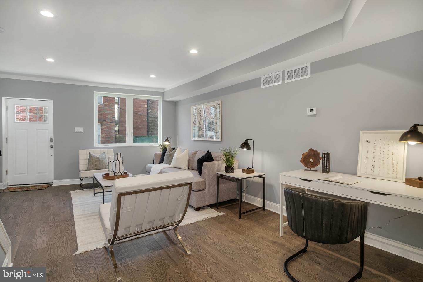 307 Sigel Street Philadelphia, PA 19148 - Photo 4 of 24