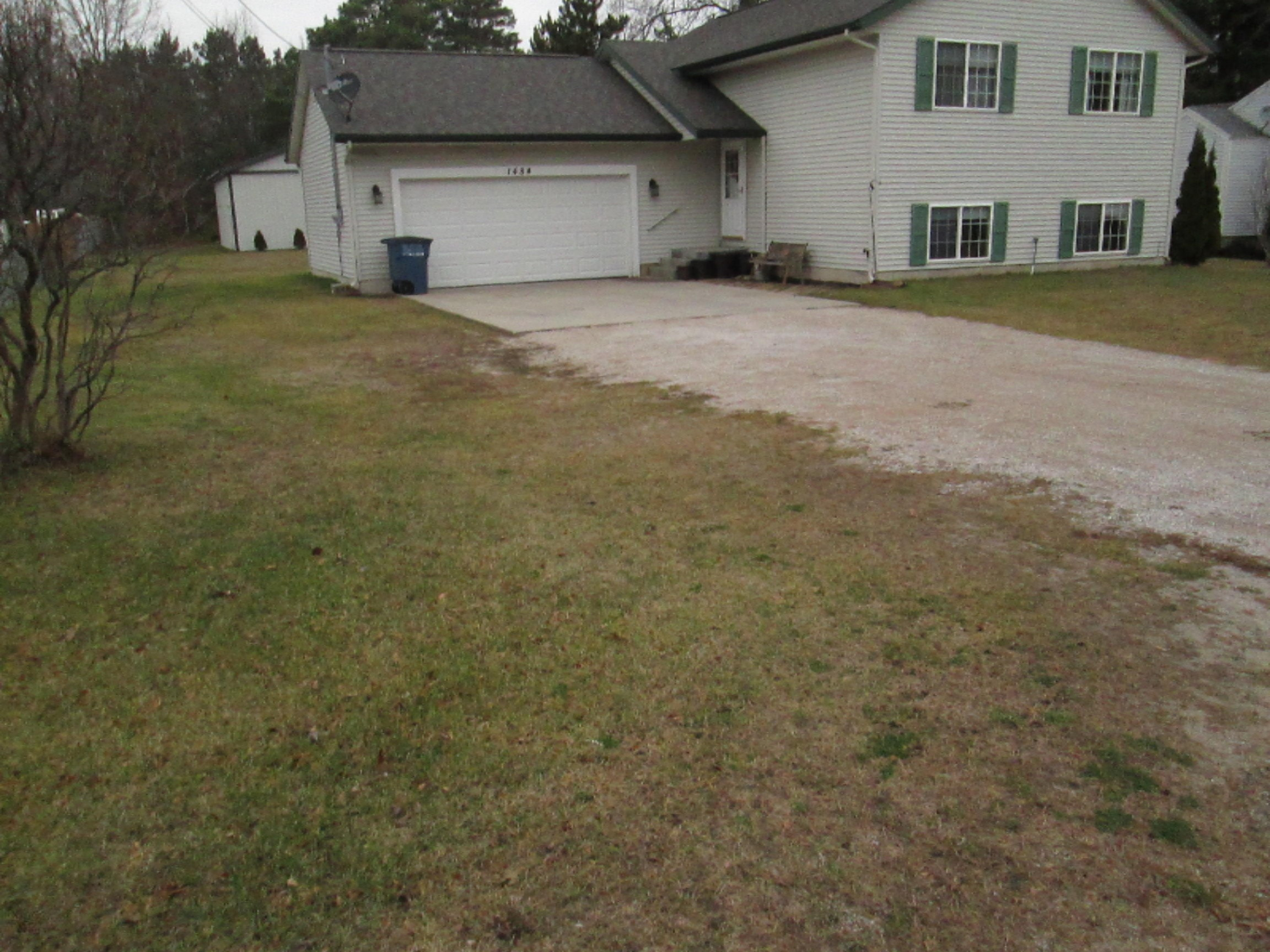 1484 Shettler Road Muskegon, MI 49444 - Photo 4 of 22 IMG_0391