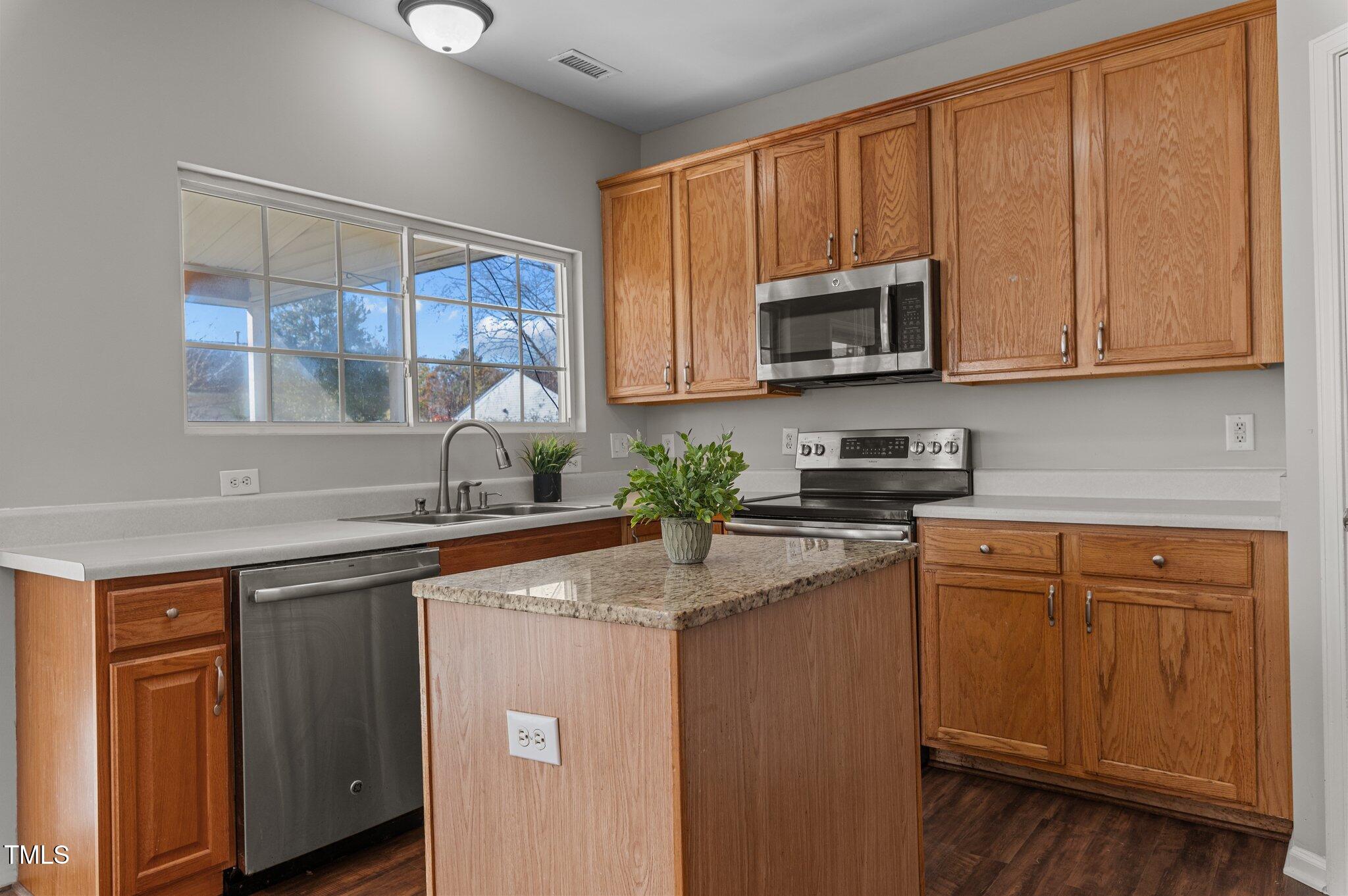 821 Stackhurst Way Wake Forest, NC 27587 - Photo 15 of 37 31-web-or-mls-DSC_5419