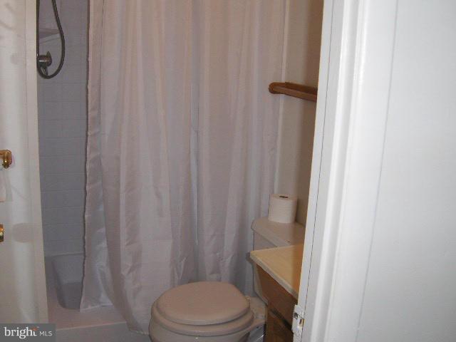 17410 Hoskinson Road Poolesville, MD 20837 - Photo 13 of 27 Bath (Master)