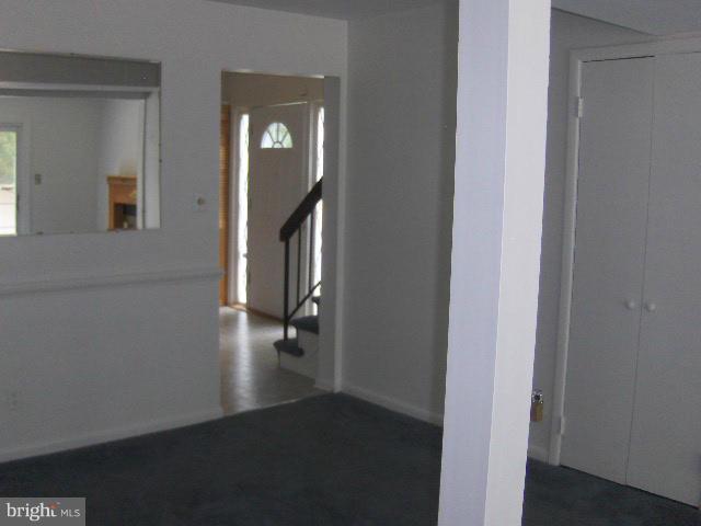 17410 Hoskinson Road Poolesville, MD 20837 - Photo 5 of 27 Living Room