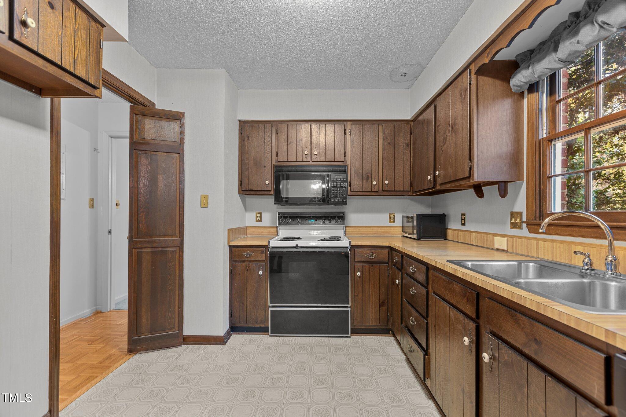 2438 Springview Trail Chapel Hill, NC 27514 - Photo 9 of 27 14-web-or-mls-IMGL8762