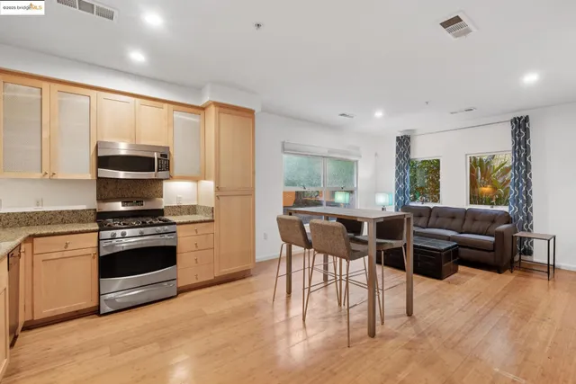 $379,000 | 6466 Hollis Street, Unit 248, Emeryville, CA 94608