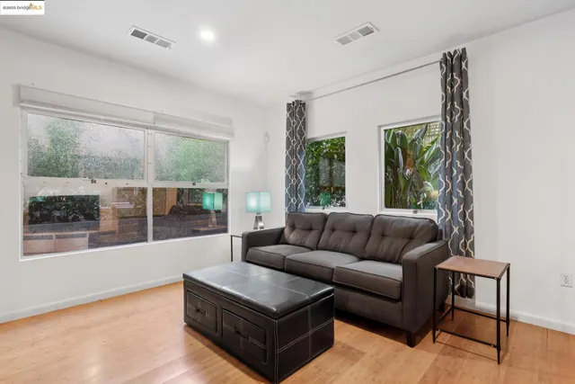 $379,000 | 6466 Hollis Street, Unit 248, Emeryville, CA 94608