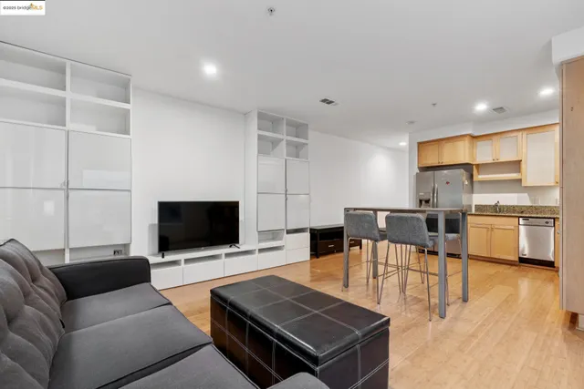 $379,000 | 6466 Hollis Street, Unit 248, Emeryville, CA 94608