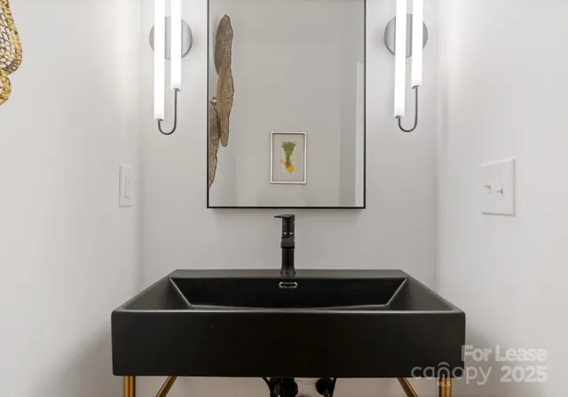 $3,200 | 2008 St John Street, Charlotte, NC 28216