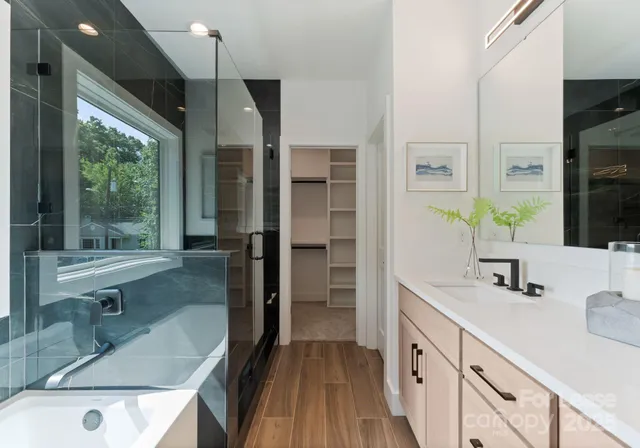 $3,200 | 2008 St John Street, Charlotte, NC 28216