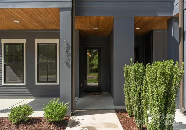 $3,200 | 2008 St John Street, Charlotte, NC 28216