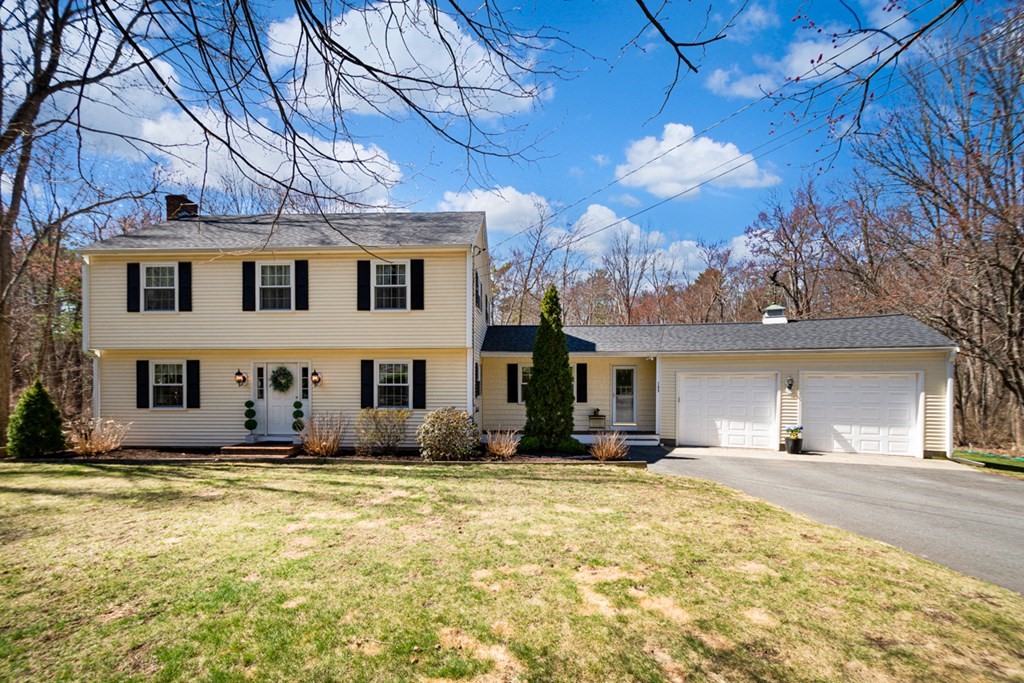 105 Hillside Road North Andover, MA 01845 - Photo 1 of 42 Gallery Image 1