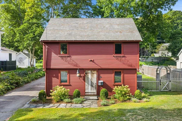 $765,900 | 60 North Main Street, Essex, CT 06426