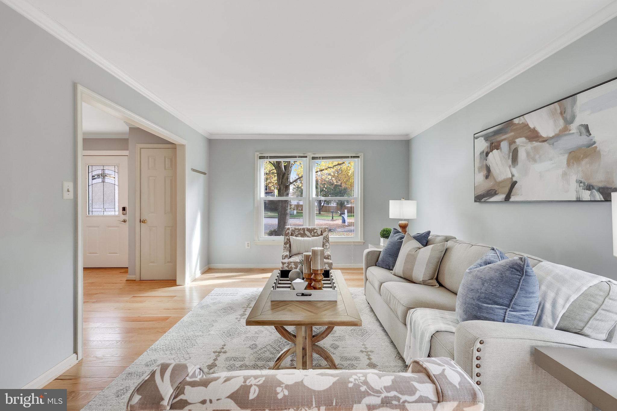 21757 Rolling Woods Place Sterling, VA 20164 - Photo 23 of 65 Living Room