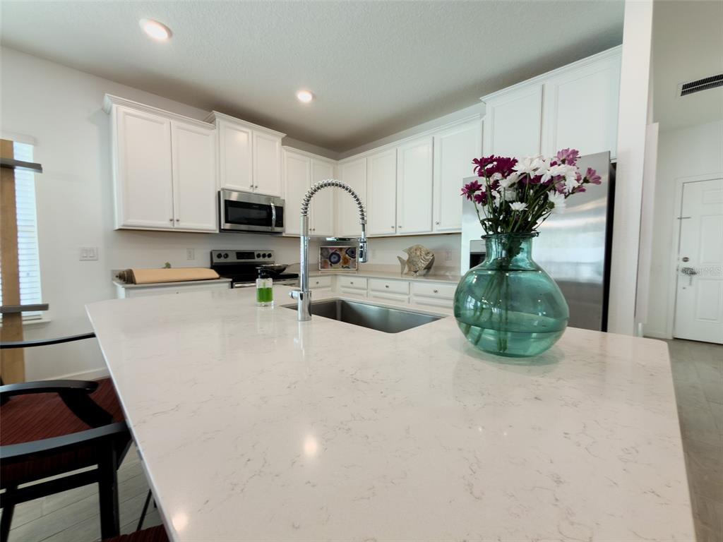 7451 Southwest 76th Terrace Ocala, FL 34481 - Photo 8 of 35