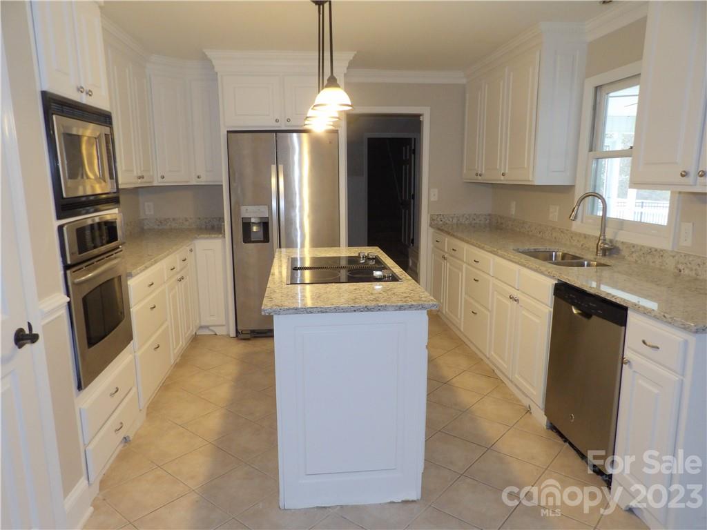 823 East Old Limestone Road York, SC 29745 - Photo 4 of 31 Gallery Image 4