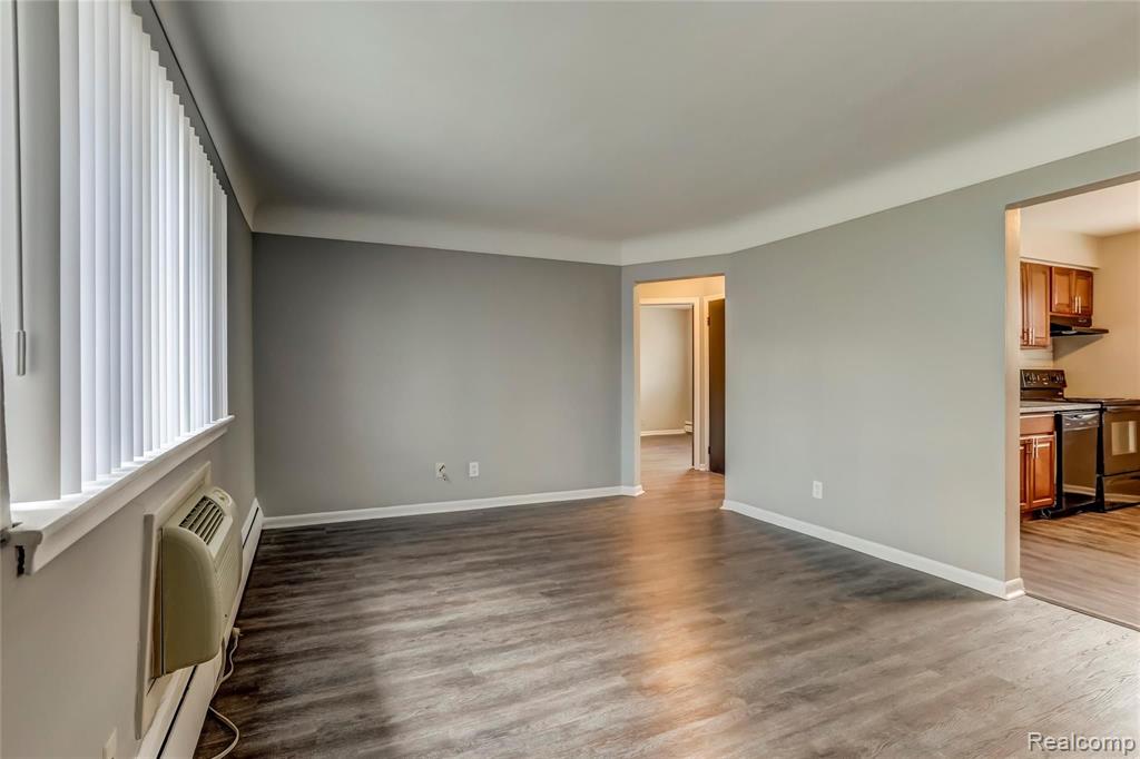 629 West Maple Road, Unit 3 Clawson, MI 48017 - Photo 4 of 13