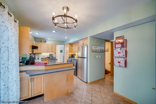 $389,900 | 1465 Bridgeport Lane, Aurora, IL 60504