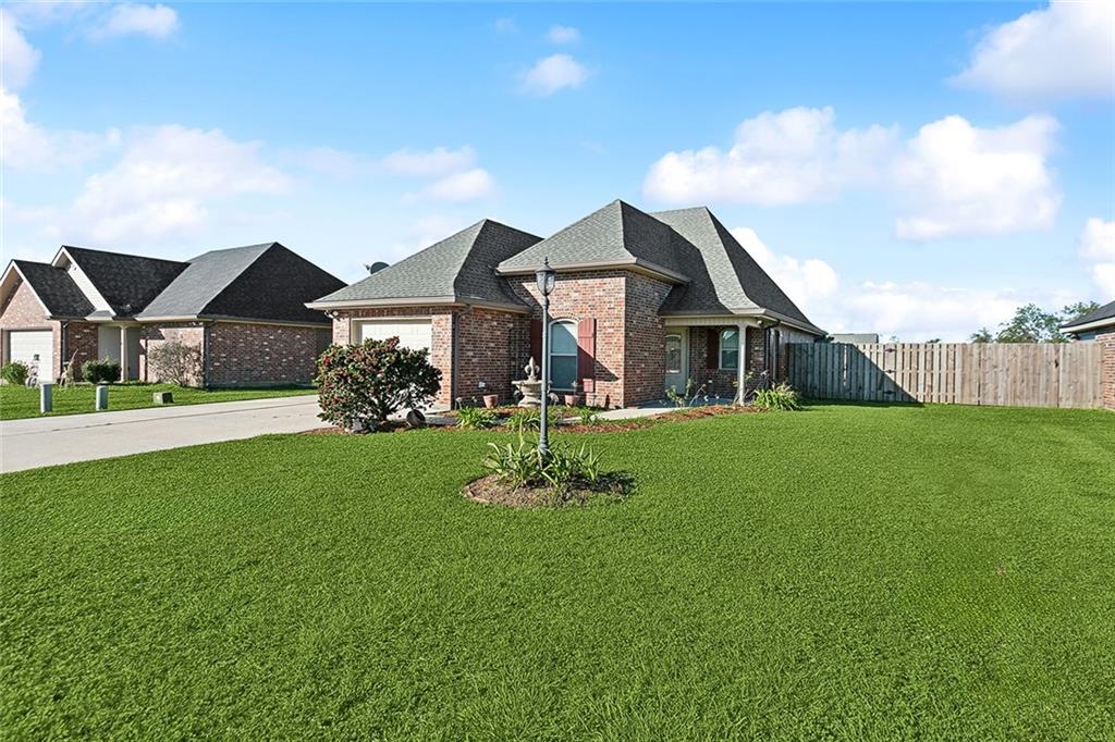 262 Landmark Drive Raceland, LA 70394 - Photo 2 of 21 Gallery Image 2