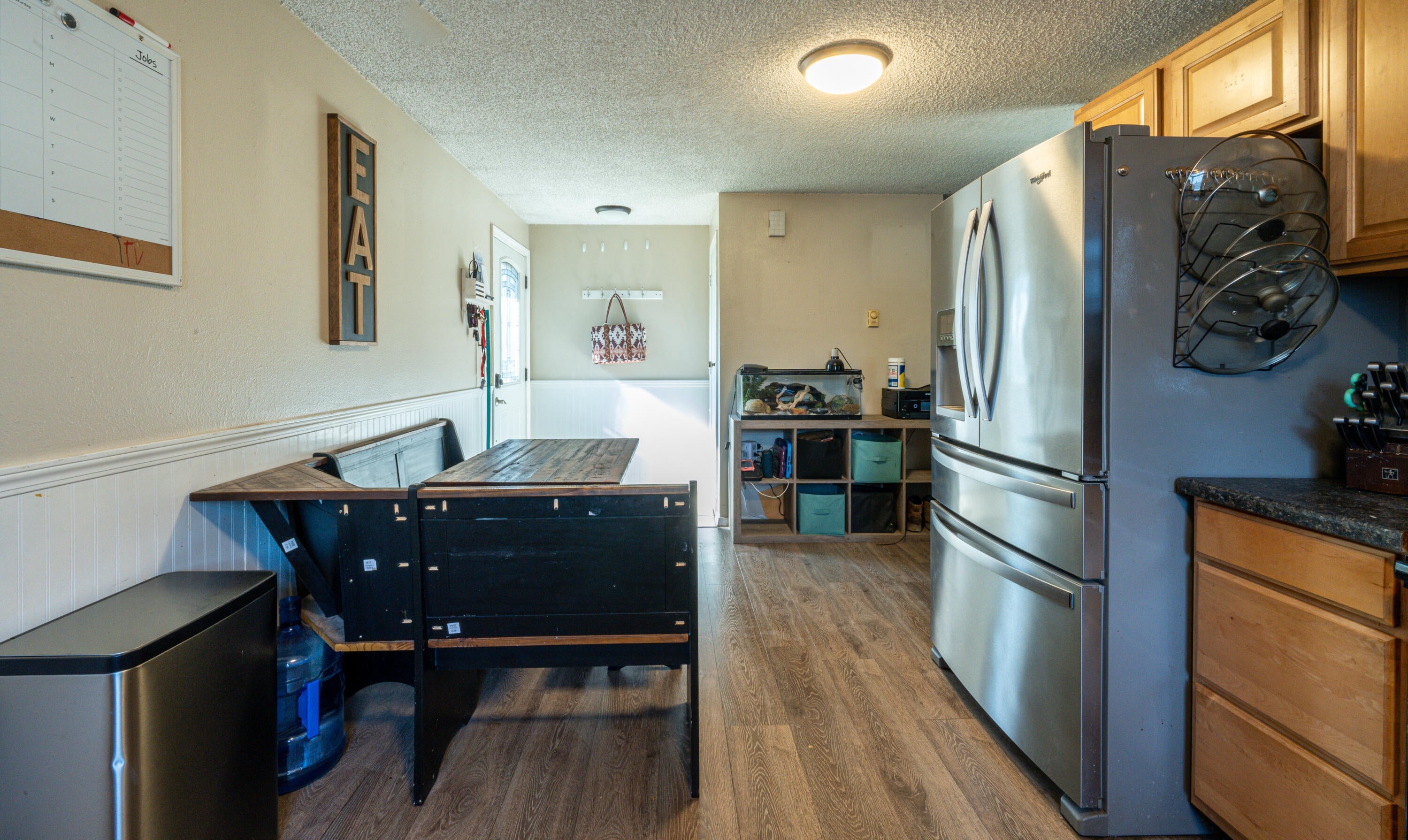 649 Southwest 33rd Street Redmond, OR 97756 - Photo 5 of 30 Entryway