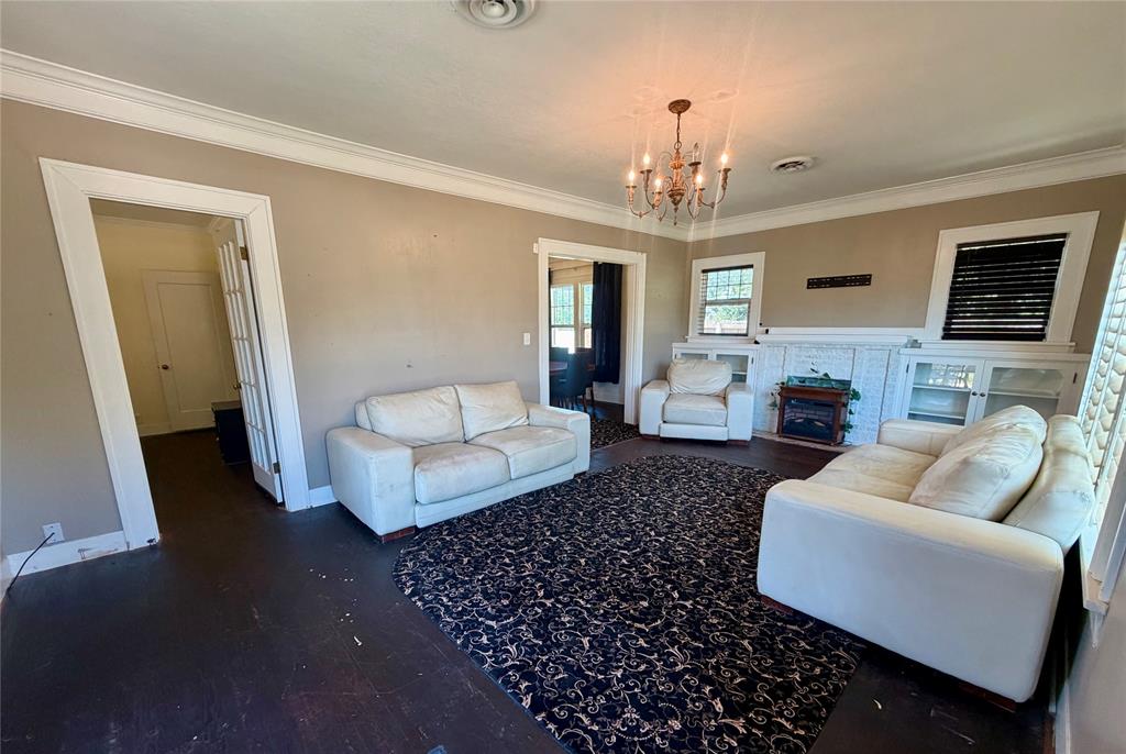 908 Cain Street Quanah, TX 79252 - Photo 3 of 15
