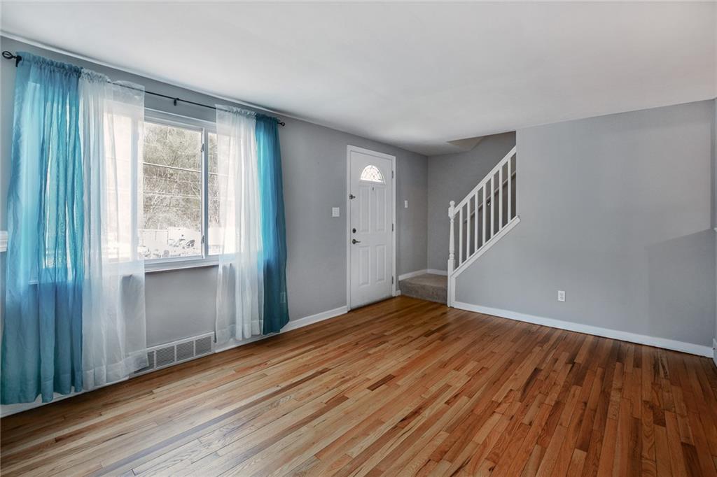 667 Becks Run Road Pittsburgh, PA 15210 - Photo 3 of 20 Gallery Image 3