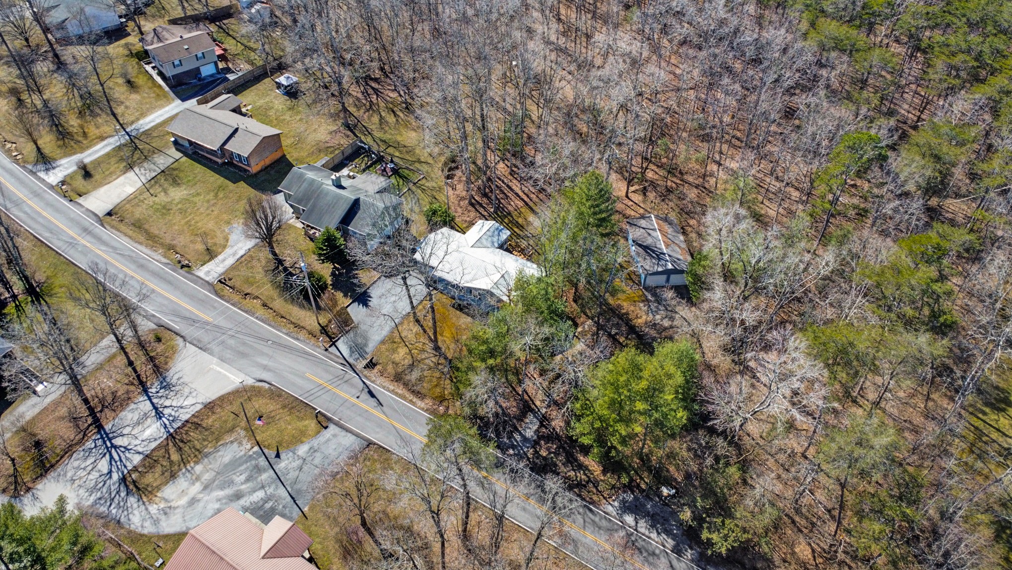 262 Mockingbird Drive Crossville, TN 38555 - Photo 39 of 41 an aerial view of a house with a yard