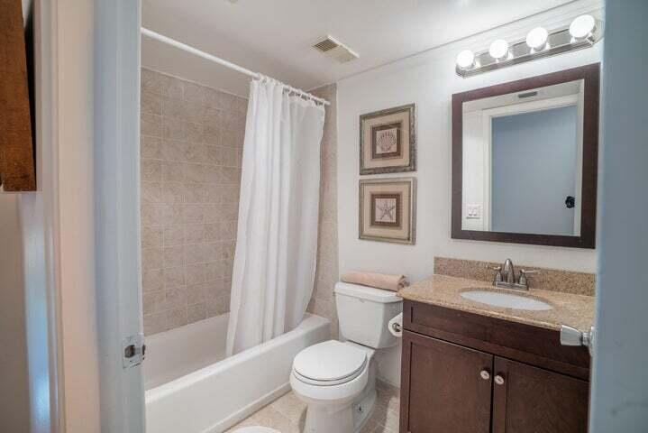 3205 Bridgewood Drive, Unit 3205 Boca Raton, FL 33434 - Photo 19 of 25 3205 Bridgewood - Bathroom
