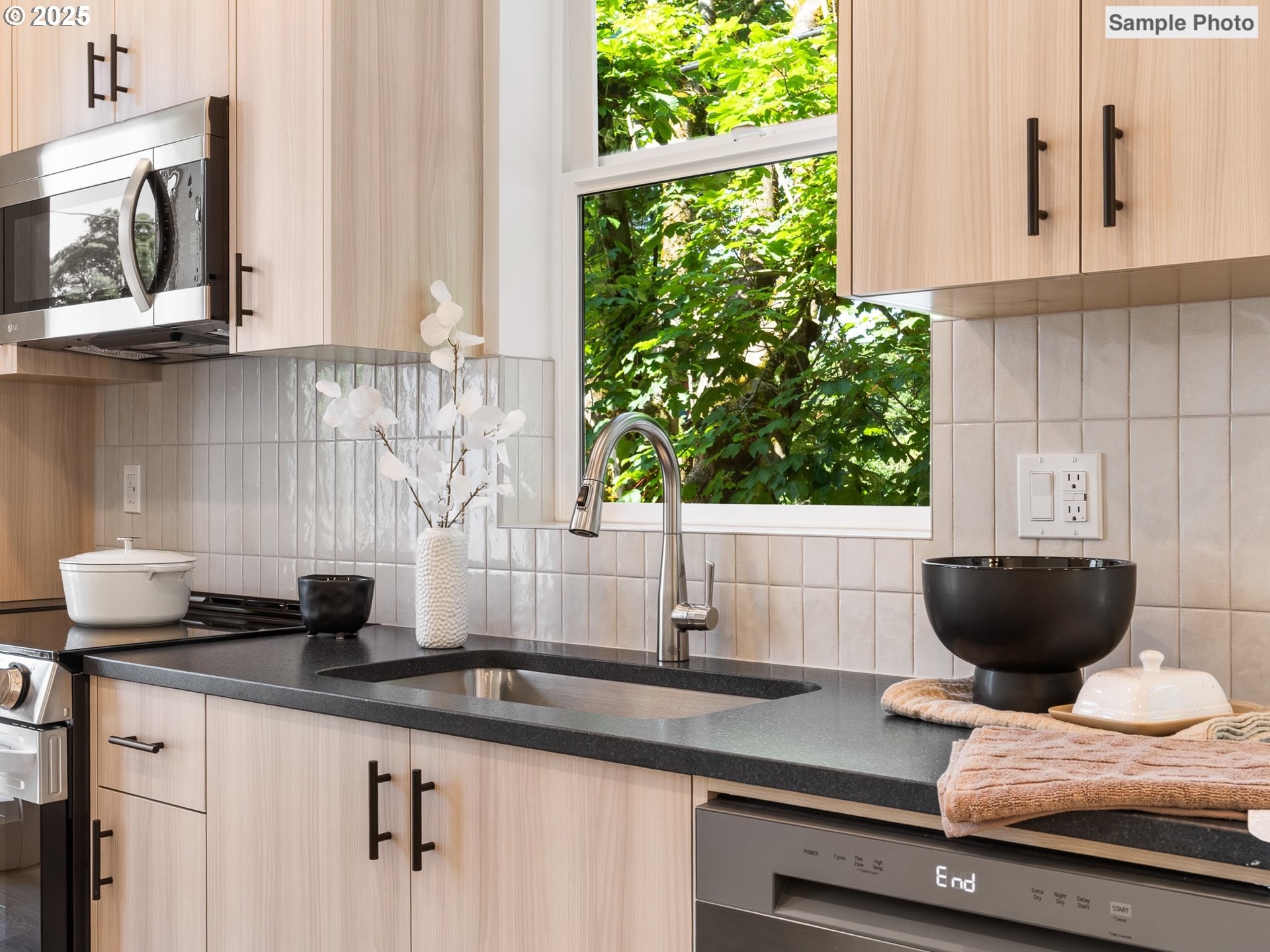 205 Northeast Going Street, Unit 2 Portland, OR 97211 - Photo 8 of 17