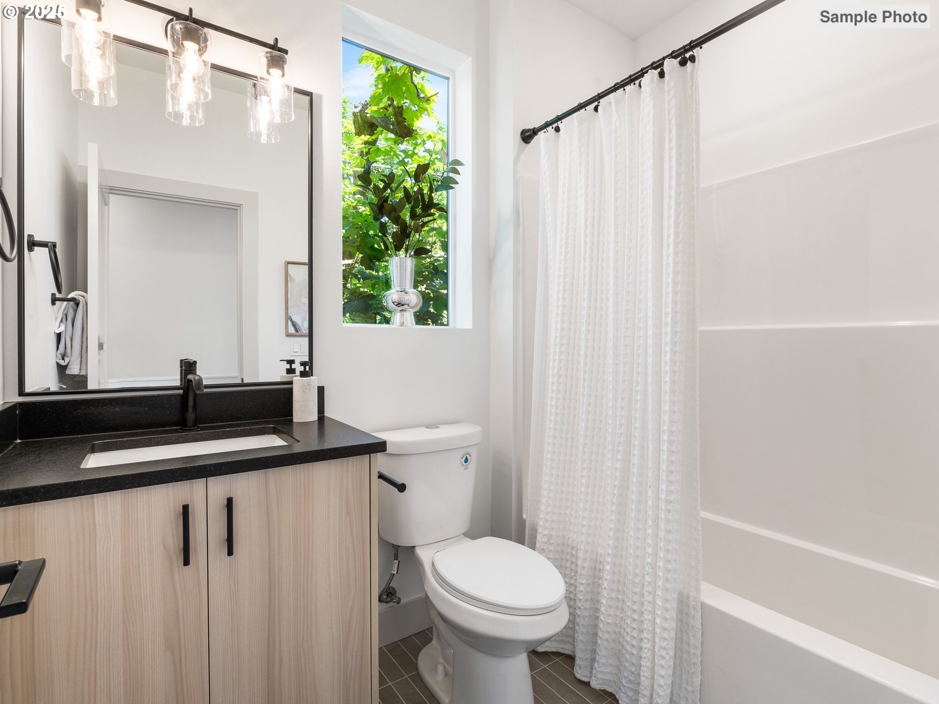 205 Northeast Going Street, Unit 2 Portland, OR 97211 - Photo 10 of 17