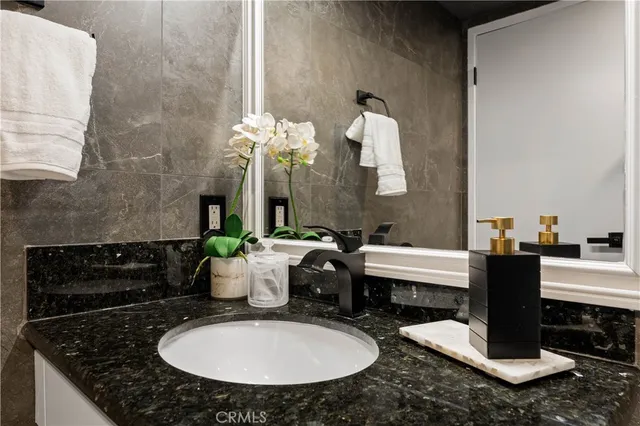 $1,250,000 | 1337 18th Street, Unit 6, Santa Monica, CA 90404