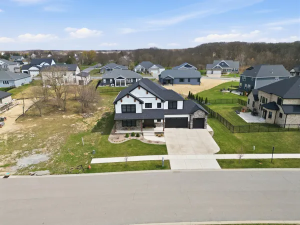 $849,900 | 11241 Oak Ridge Court, Crown Point, IN 46307