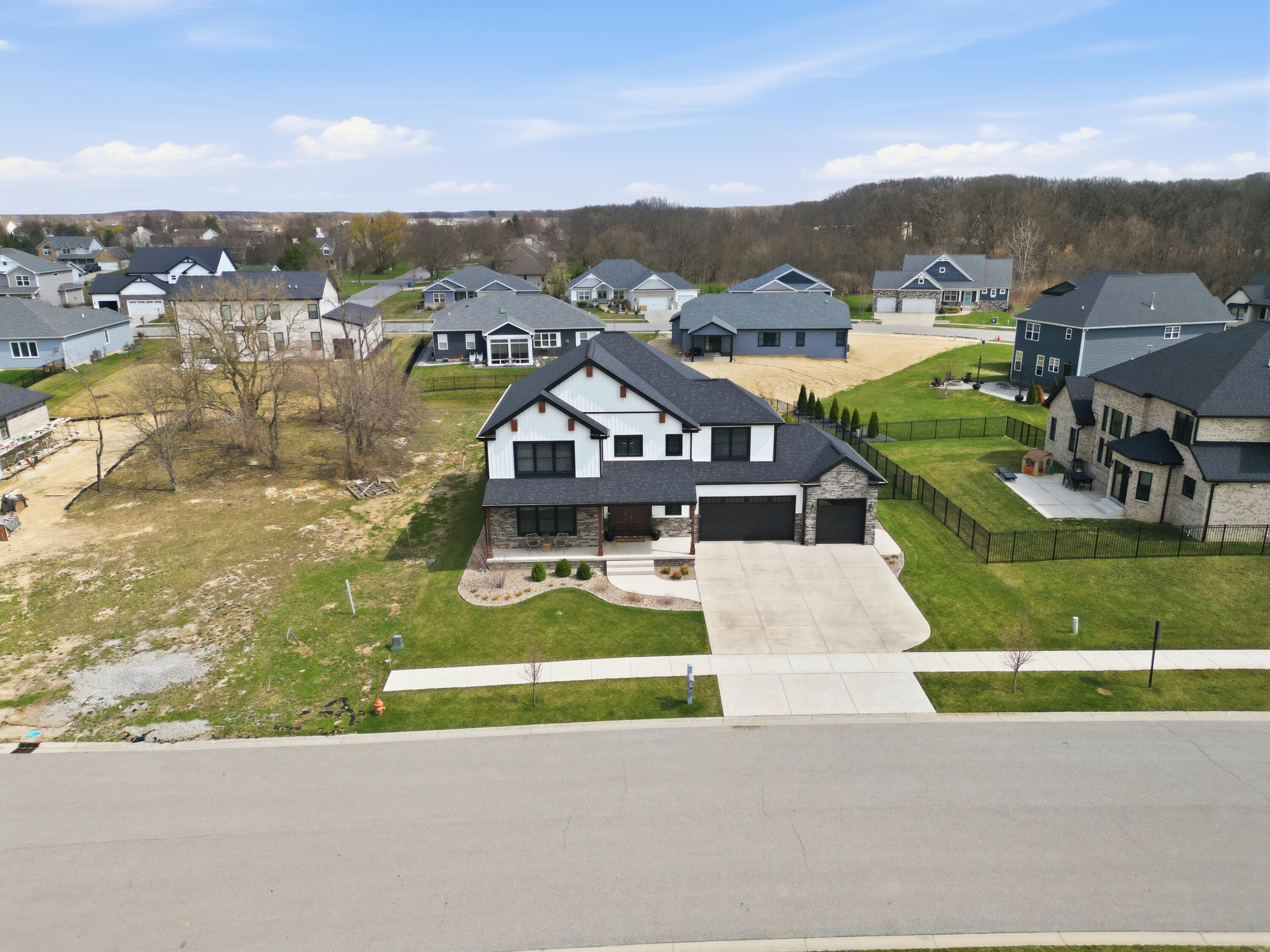 11241 Oak Ridge Court Crown Point, IN 46307 - Photo 54 of 58 3000x2250