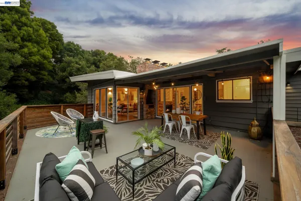 $995,000 | 2800 Steinmetz Way, Oakland, CA 94602