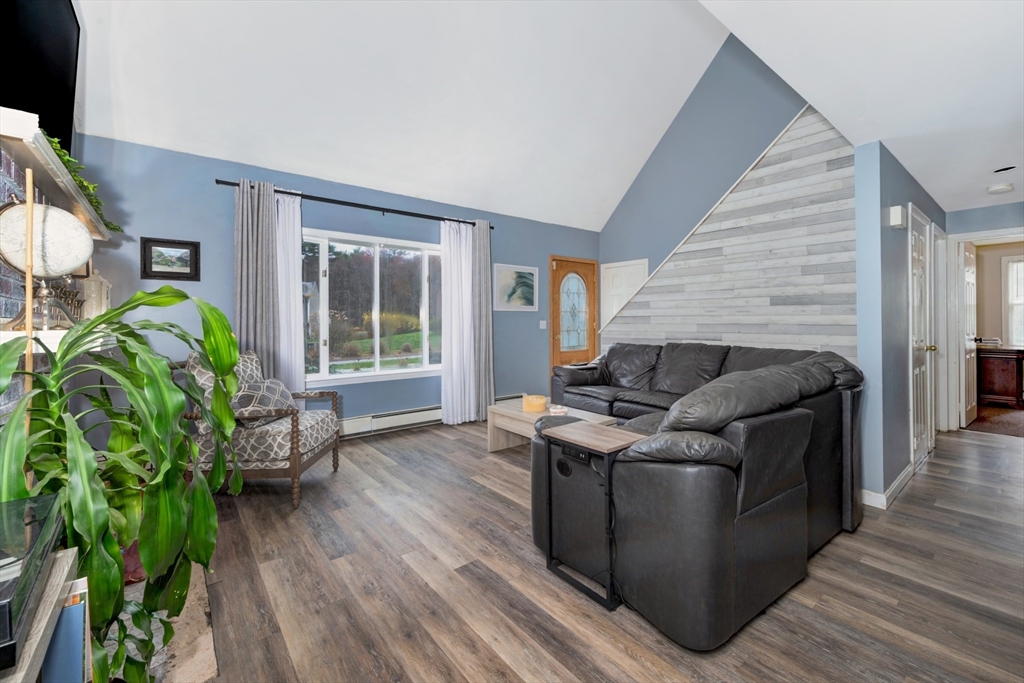 260 Shagbark Road Taunton, MA 02780 - Photo 6 of 40