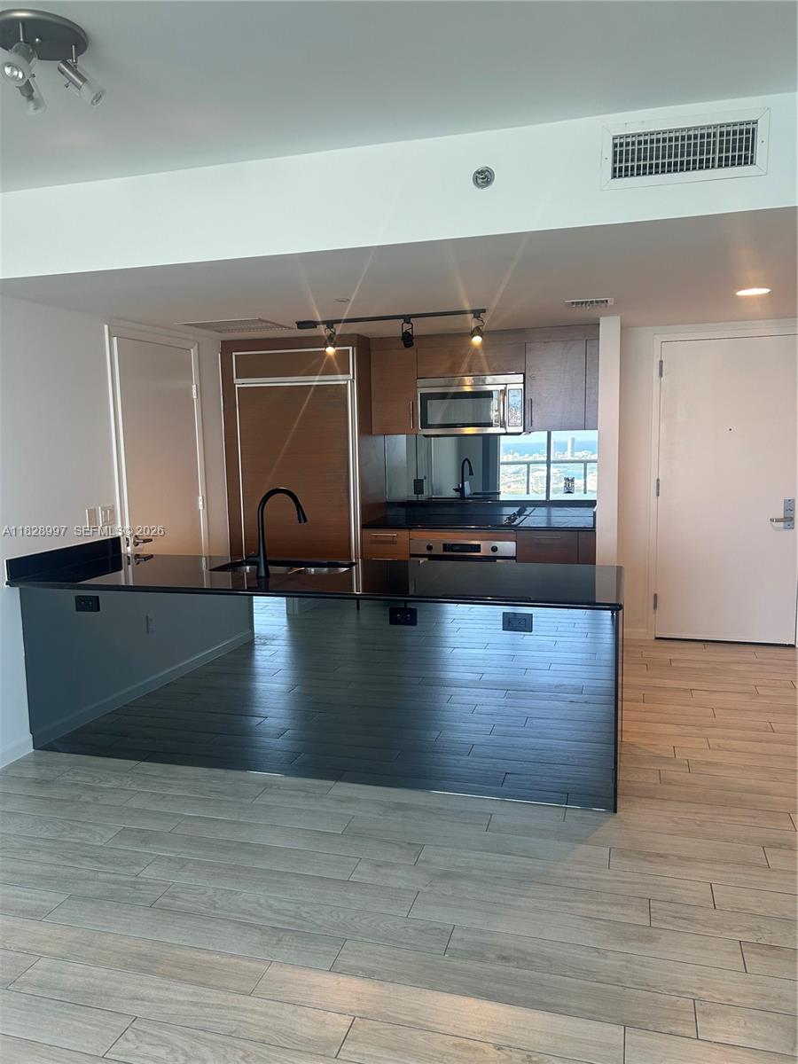 50 Biscayne Boulevard, Unit 4706 Miami, FL 33132 - Photo 9 of 49