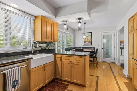 $850,000 | 6016 Eden Prairie Road, Edina, MN 55436